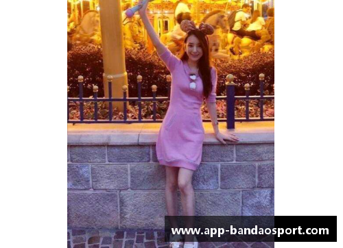 库里与妻子Ayesha合影曝光，恩爱露齿笑容温暖人心